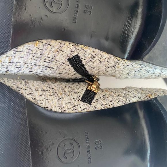 CHANEL TWEED ANKLE BOOTS WITH LOGO CHARMS - Picture 11 of 16